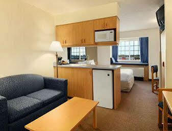 Baymont Inn & Suites By Wyndham Anchorage Airport Buitenkant foto